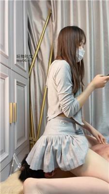 【丫丫】运动鞋肉丝全体重踩踏 bf49204