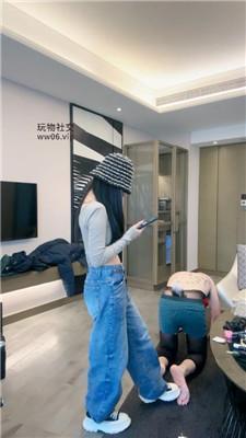 【阿冷】白袜塞嘴/全体重踩踏/涂鸦羞辱/裸足插嘴 bf49095