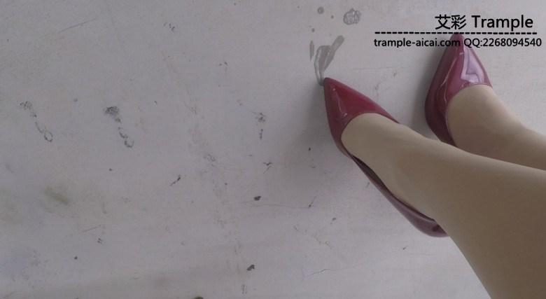 希雨红裳户外玩弄