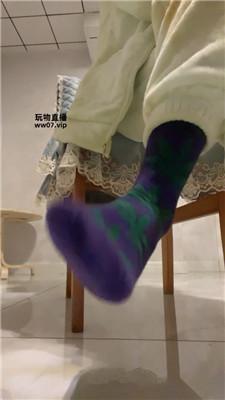 【萱萱子】两只脚炸    250409-29