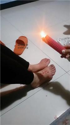 【伪娘和人妻】强制滴蜡喂圣水 JS250111-40