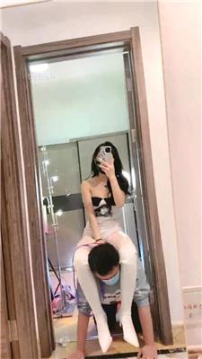 【玥樾】开发闺蜜当S-胯下辱坐垫/吃烟灰/舔高跟