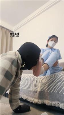 【漫漫大人】护士小姐姐用脚+圣水治疗 bf51623