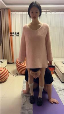 【埋汰】白丝脚踩虐猥琐奴 JS250312-11