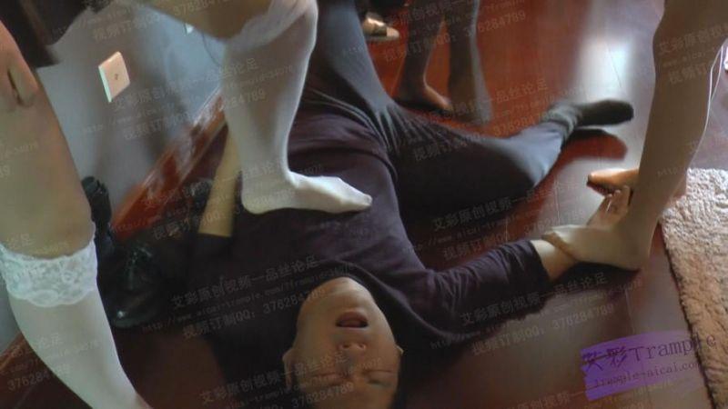 奴下奴-馨雨柳柳替女奴出气