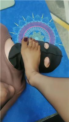 【咩祖】黑丝高跟蹂躏踩虐脚下喂食 bf49840