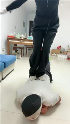 【锅盖子】骑马耳光/强迫舔脏运动鞋 bf49178