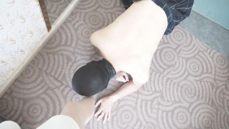 琪琪原味肉丝各种调教踢打