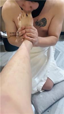 【沐沐大大】下跪伺候纹身小妹 JS250125-22