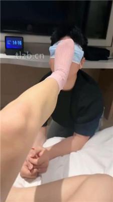 【jenn】绿帽狗跪舔粉棉袜脏鞋/脚插嘴