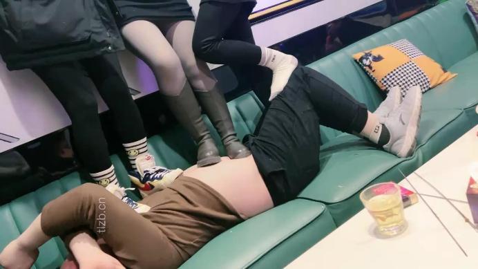 【梓S】KTV-群调S玩虐老板/骑脖/踩踏【完整版】