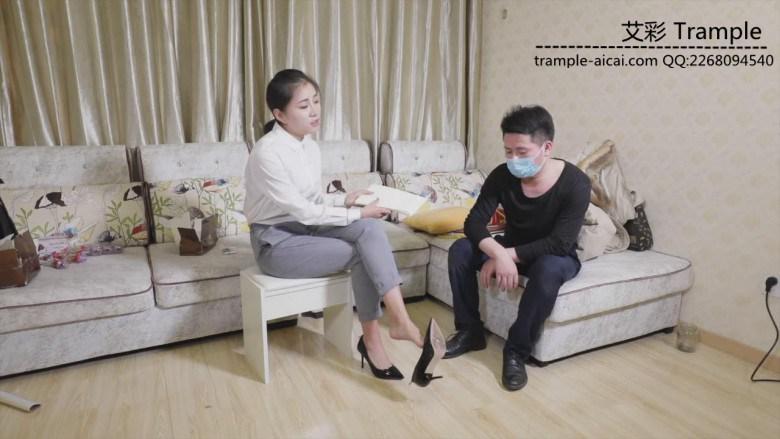 希雨脚耳光调教同事 希雨脚耳光调教同事