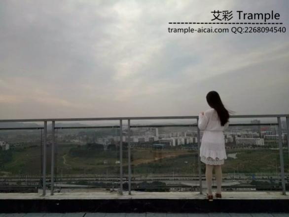 大二女生佳佳的裸足口水