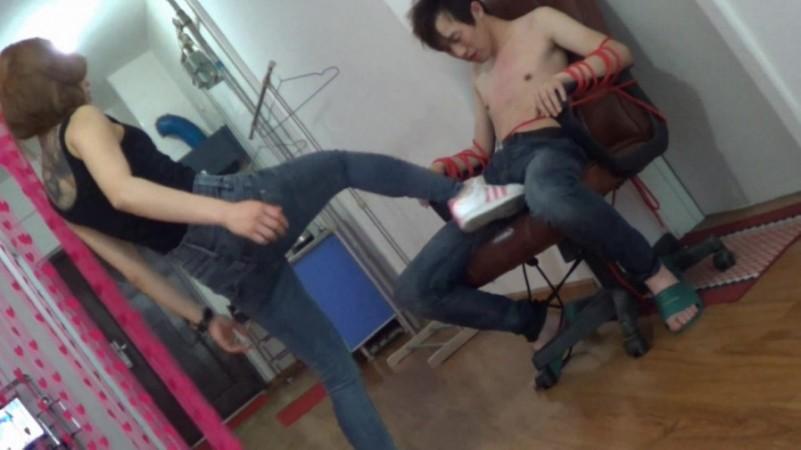 黑冰 超狠踢裆 踢废尾行淫贼