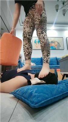 【李老师】踩踏-玉足狂舔【双视角版】 JS250314-19