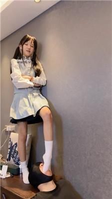 【狗哥】可爱小主-皮鞋白袜踩虐/坐脸窒息 bf49069