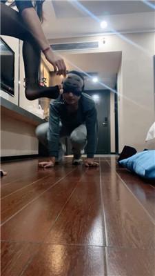 【沐沐大大】长靴黑丝美腿虐杀 bf49857