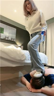 【槿妤】学生女神踩踏划痕破坏【双视角版】 JS250223-17