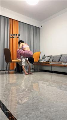 【南月女神】圈养家奴伺候起床 JS250306-29