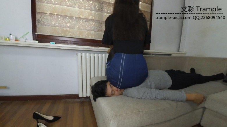 90后长腿妹子坐脸