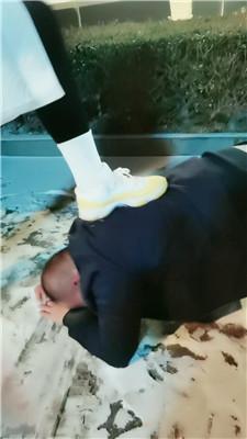 【西北傻子】学生主-脏鞋白袜茶室玩虐老板/雪地训 bf49050