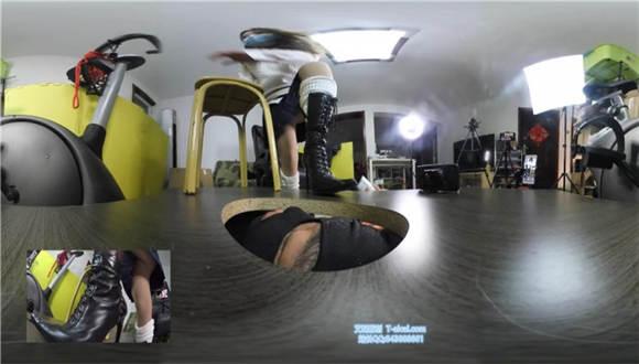VR琳S人脸地板上 鞋子臭袜子踩脸窒息舔鞋底靴跟插嘴 VR琳S人脸地板上 鞋子臭袜子踩脸窒息舔鞋底靴跟插嘴