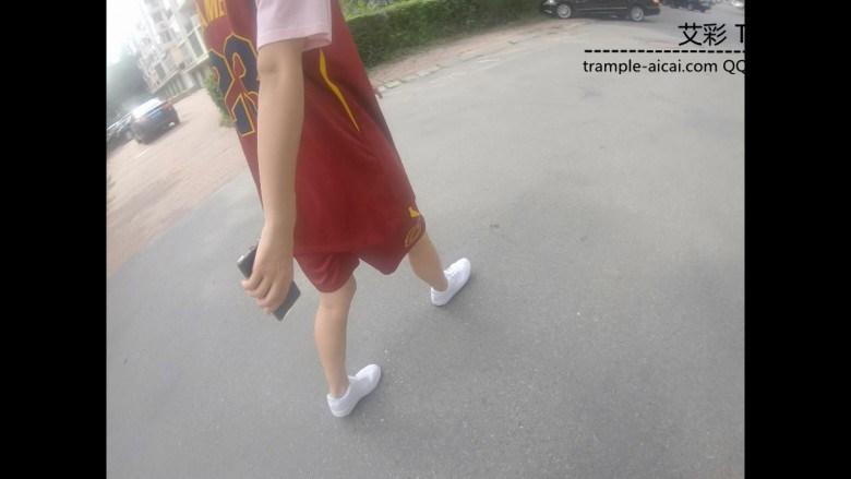 偷拍舔篮球妹臭袜