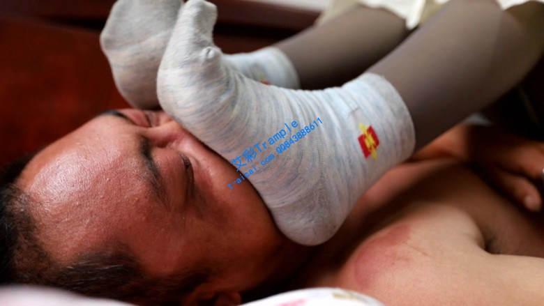 【冰时代奕潇】原味棉袜强迫窒息强行踩踏