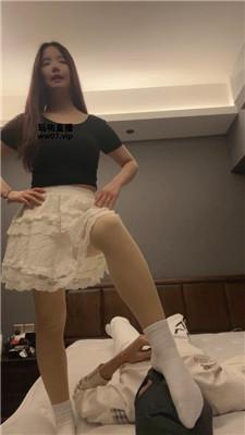 【球球】白袜脚踩虐/坐脸腿绞 bf51388