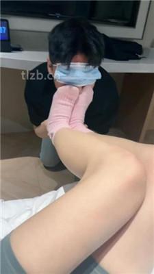 【jenn】绿帽狗跪舔粉棉袜脏鞋/脚插嘴