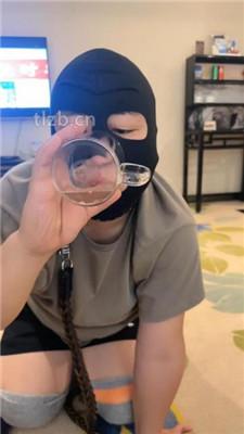 【美女祖宗】脚底崇拜者-高跟美腿-赏赐圣水