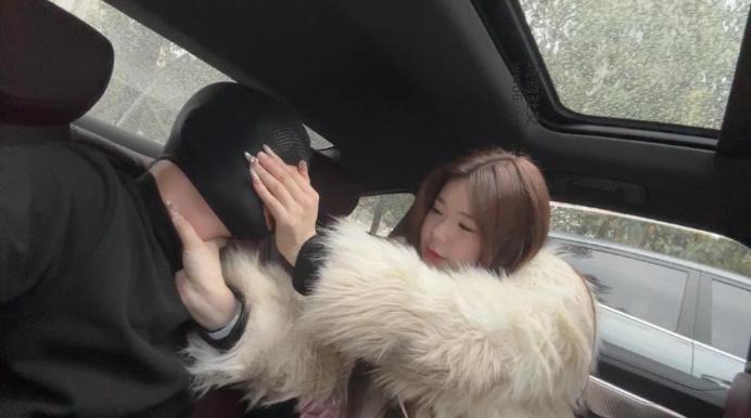 【狗哥】车内教素人小姐姐玩SM JS250125-5