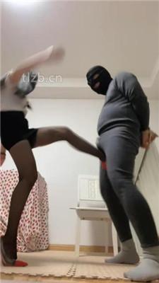 【艾拉】女上司的体罚-揪耳朵/深喉/踩踏耳光/坐脸/提档