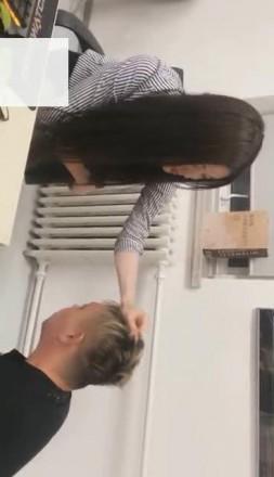 【VIVI】午夜办公室调教