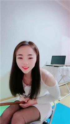 【艾琳】老师惩罚差生-骑马虐打/跪舔美足/脚插嘴