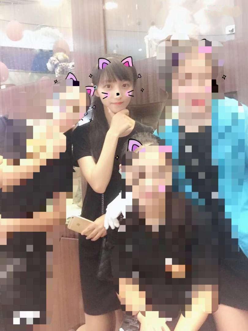 系花初九骑马骑脖子