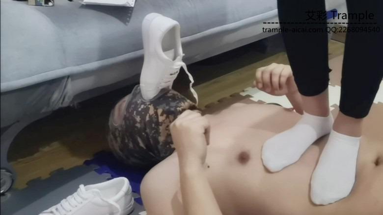 傲柔s黑丝高跟+白袜白鞋+口水调教！