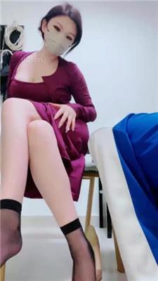 【甜心教主】学生狗迷恋老师的卫生巾内裤