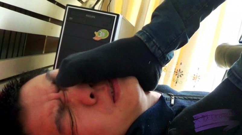 黑冰女王黑色棉袜脚踏人面脚垫