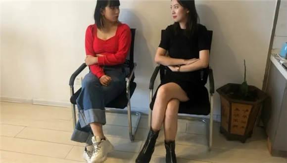 女警花の碎蛋足技