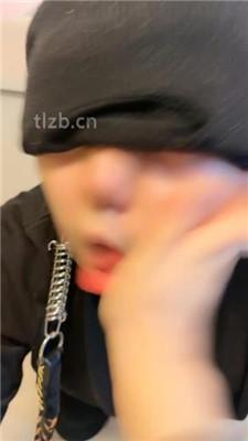 【戚戚情侣】狗舌头清理长靴/狗链拴狗/黑丝裸足狂舔