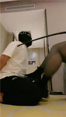 【宝珠姐姐】抽耳光/骑脖/短靴踩踏/舔脏鞋