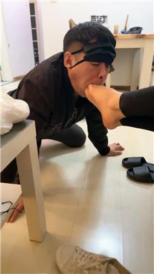 【Da猫】素人S-舔不好脏鞋被暴揍【双视角版】 JS250122-1