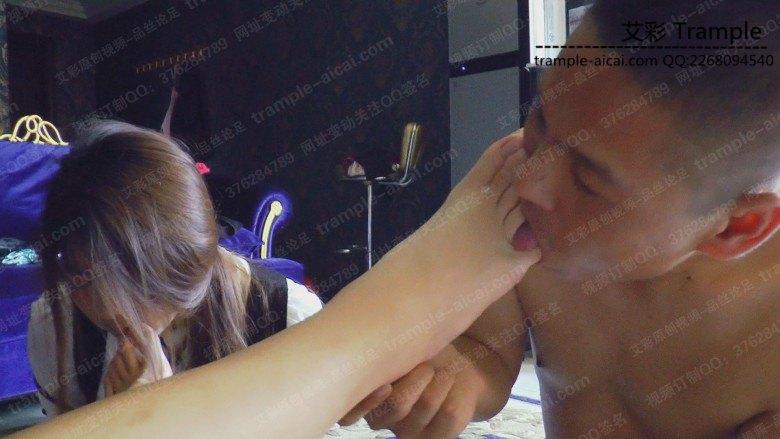 馨雨虐流浪母狗