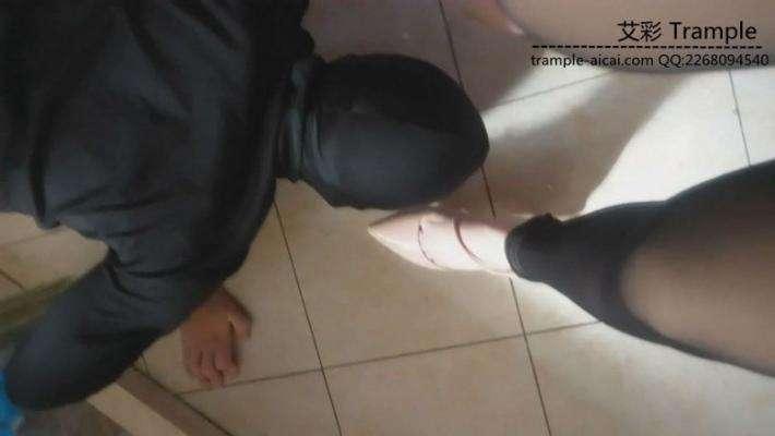 美容院美女的第一次玩耍