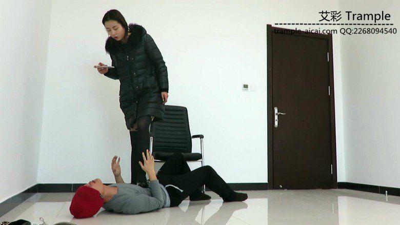 媛媛女主剧情！高跟爆踹要开除我的经理！