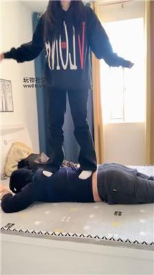 【泡泡】白袜素人体验SM的快感【上】 JS250217-18