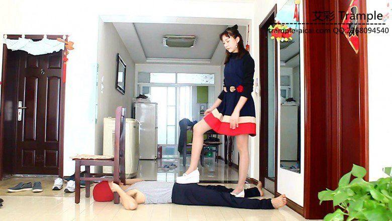 00后天使女主肉丝公主鞋爆踩贱狗揉虐下体！