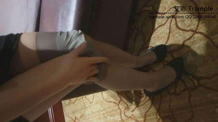 大浴场92年美女技师的初次调教