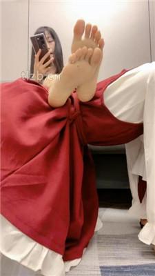 【我偏不】洛丽塔母狗-羞涩舔脚/人肉脚垫